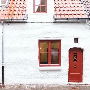 https://romantic-16th-century-workers-house.hotelsghent.com